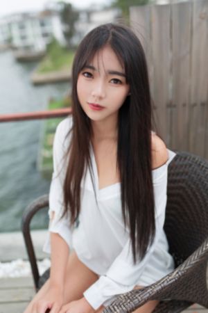 小村春色成刚